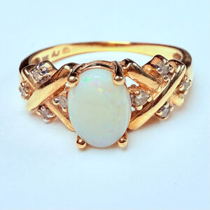 Estate Alwand Vahan 10K Solid Yellow Gold .50 CT Opal & Diamond Vintage Ring